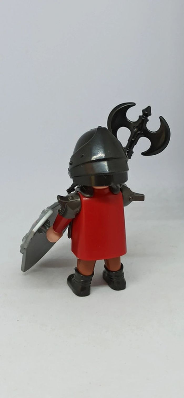 Homme nain chevalier avec armure et haut rouge playmobil - photo numéro 3
