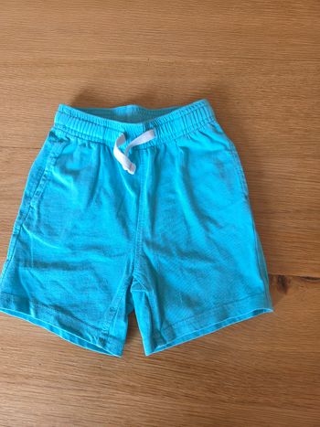 Short 4 ans