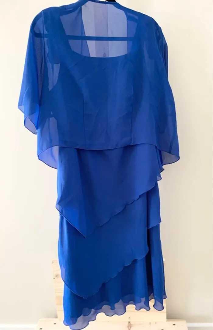 🟦 Robe bleu roi fluide avec étole assortie - Taille 40-42 - photo numéro 4