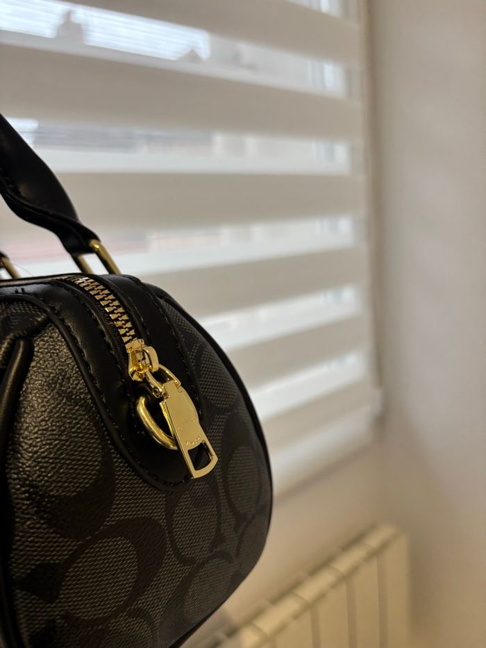 Sac noir avec bandoulière - photo numéro 2