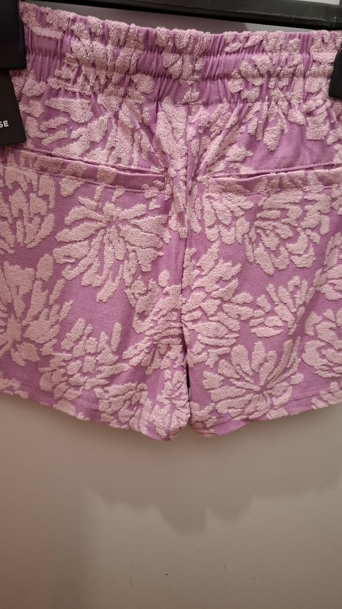 Short fleuri Taille 8-10 ans (122-128cm) - photo numéro 3