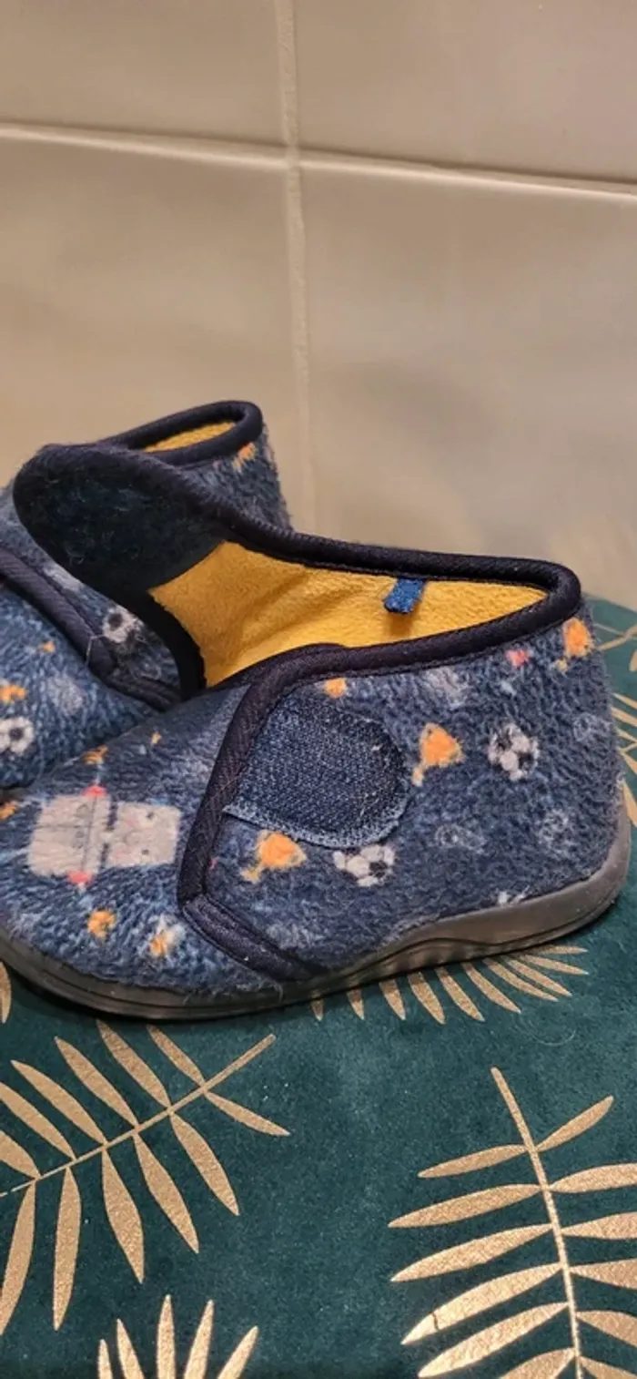 Chaussons taille 22 - photo numéro 4