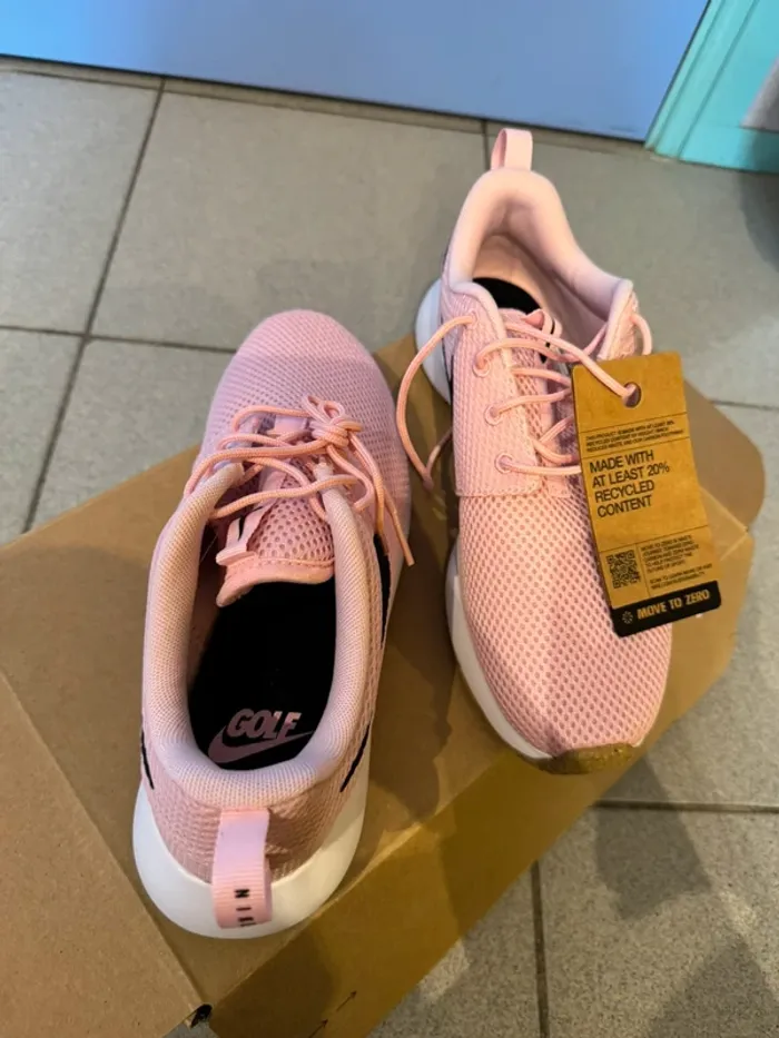 Nike rose - photo numéro 5