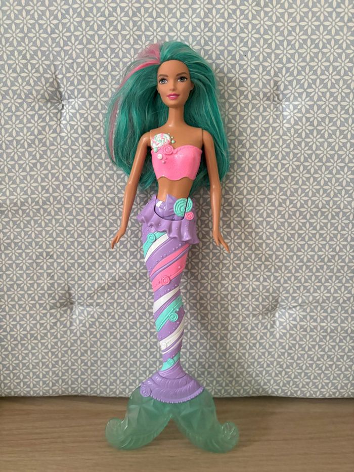 Poupée "Barbie Sirène Mauve"