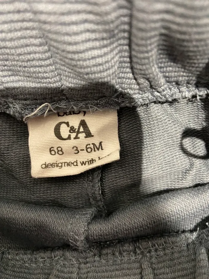 Ensemble C&A 6 mois bébé - photo numéro 2