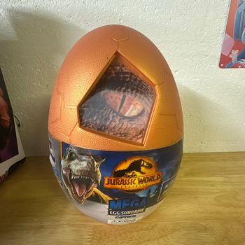 Jurassic World Mega Surprise