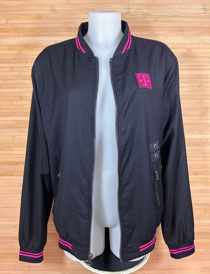 Veste T-Mobile Noire - Élégance et Confort avec une Touche Unique homme ou femme - photo numéro 2