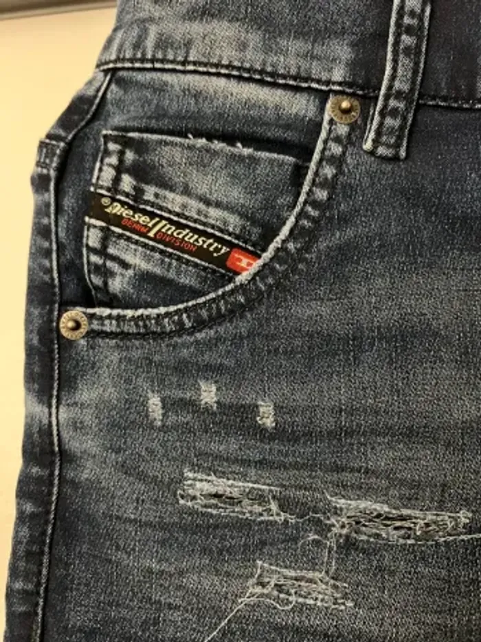 Jean joggjeans slim boyfriend délavé destroy Diesel - photo numéro 8