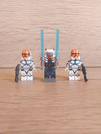 Figurines type lego Jedi Ashoka + 2 clones de la légion d'Ashoka star wars