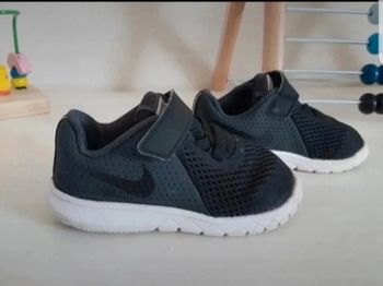Nike garçon pointure 22