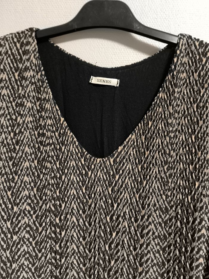 Très jolie robe plissée - photo numéro 2