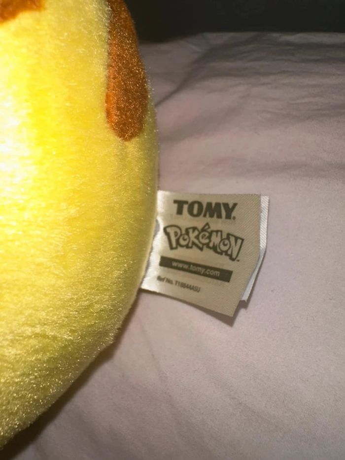 Peluche Pokémon Pikachu neuve - photo numéro 2