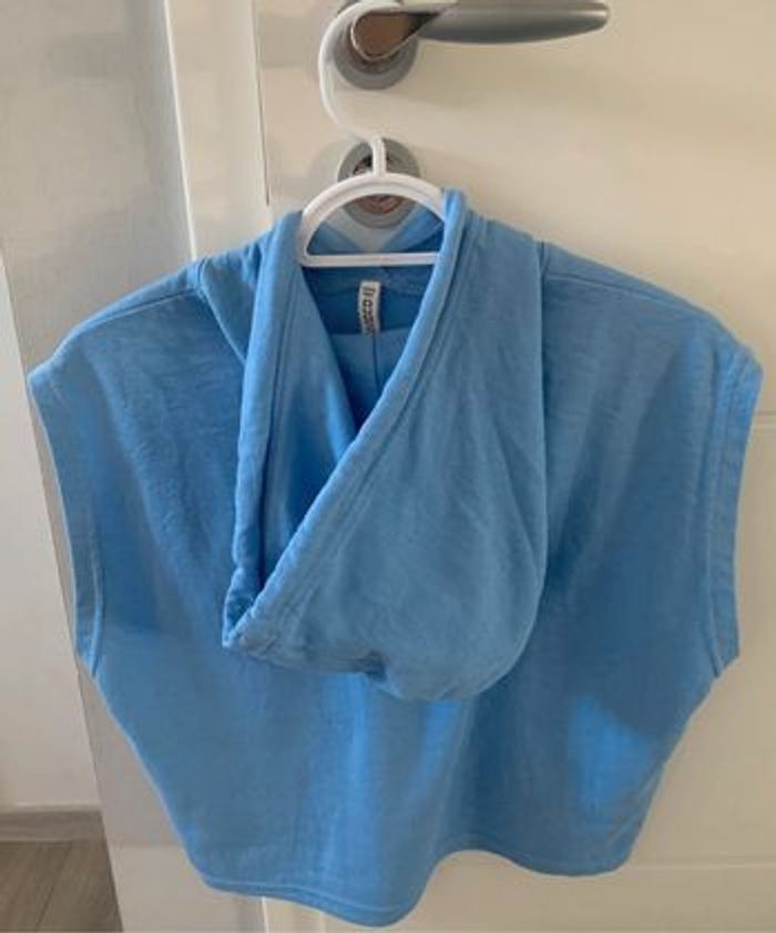 T-shirt à capuche et sans manche - photo numéro 2