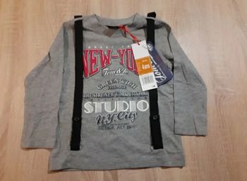 Tee-shirt 4 ans neuf