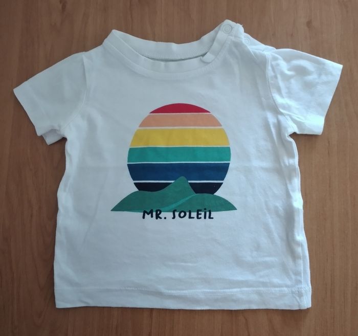 2 Hauts manches courtes + 2 Shorts 9 mois garçon - photo numéro 2