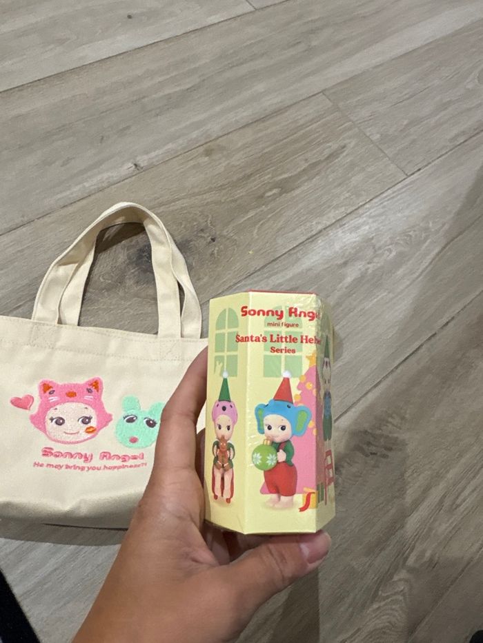 Lot  tote bag et Sonny angel Santa’s Little helper - photo numéro 5