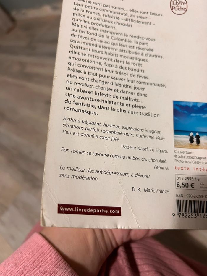 Livre les sœurs chocolat de Catherine velle - photo numéro 3