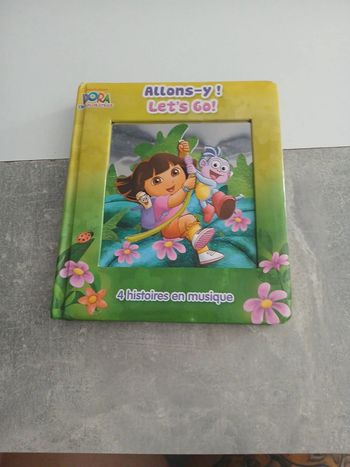 Livre dora l’exploratrice