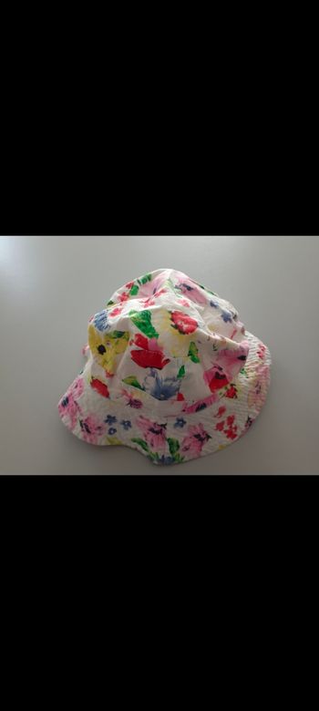 Bob à fleurs, chapeau fleuri