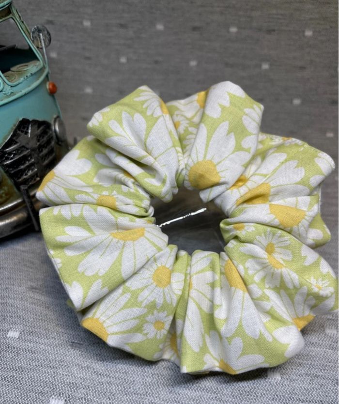 Chouchou accessoire cheveux élastique - photo numéro 2