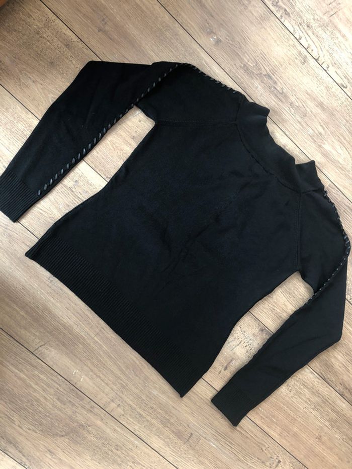 Pull noir - photo numéro 3