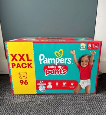 1 carton de couches Pampers pants taille 5
