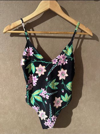 Maillot de bain noir à fleur  neuf