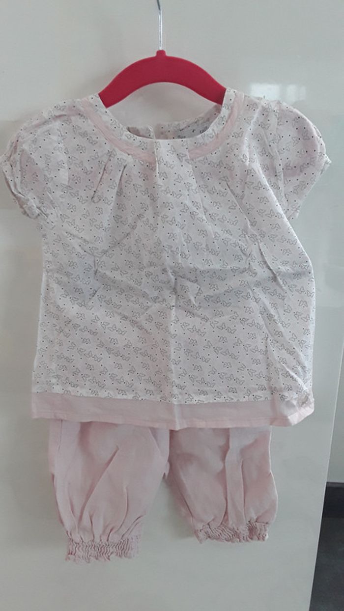 Ensemble t shirt manches courtes et pantalon