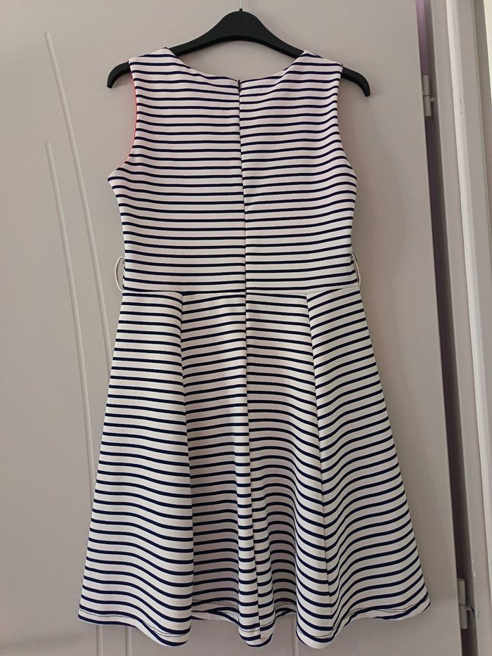 Robe marine blanche - photo numéro 2