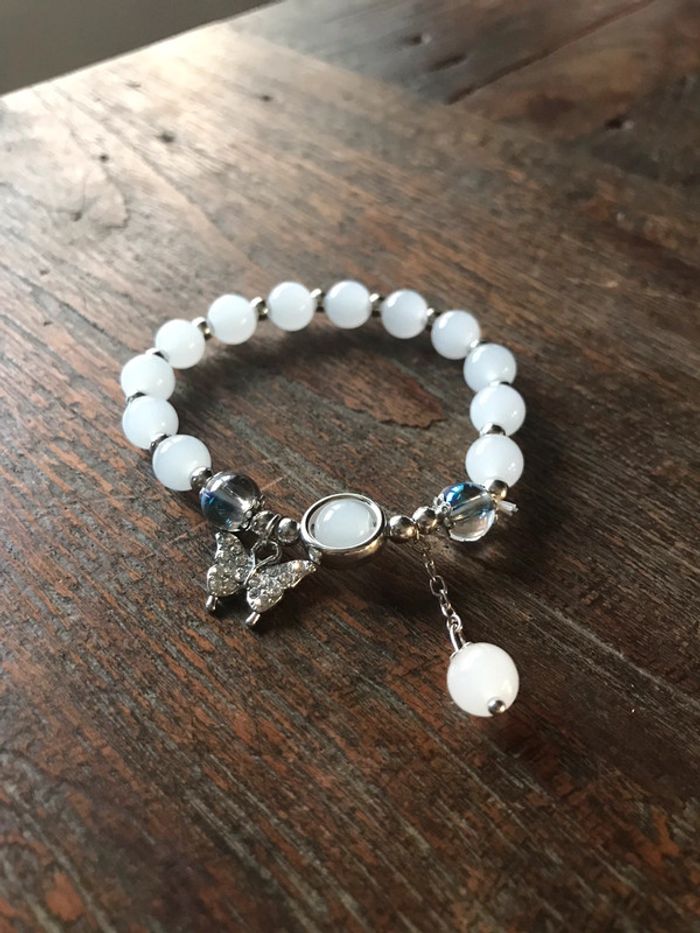 Magnifique bracelet , strass avec perles et papillon - photo numéro 2