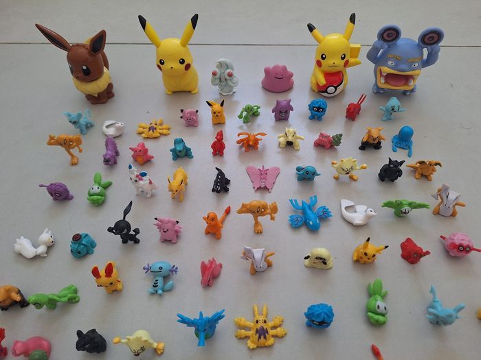 Lot de 96 minis figurines pokemon + 6 plus grandes : pikachu, salameche, bulbizare ... - photo numéro 6