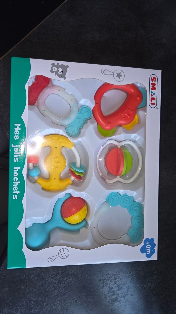 Lot de hochets bébé