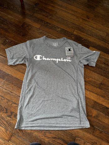 T-shirt champion  Taille S Neuf avec étiquette