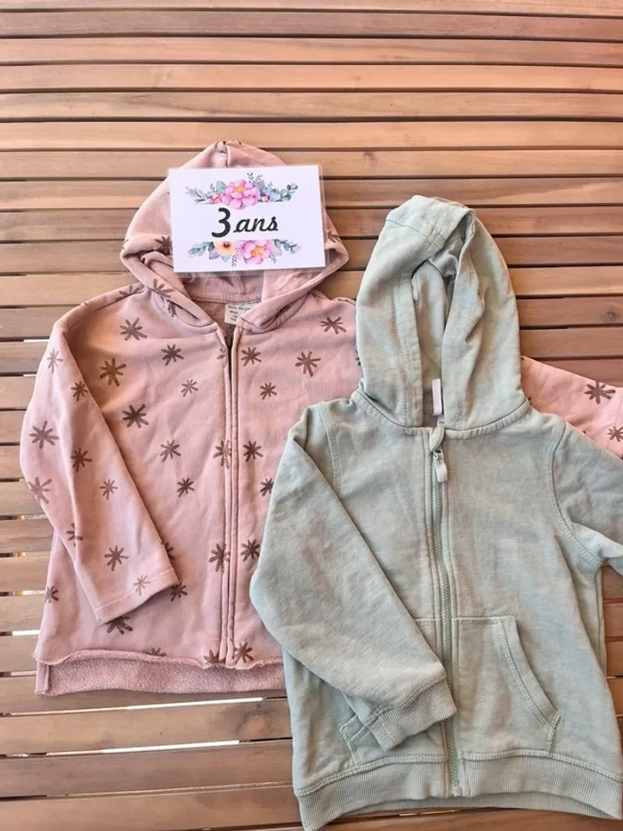 Lot sweat à capuche avec zip 2 ans - photo numéro 2