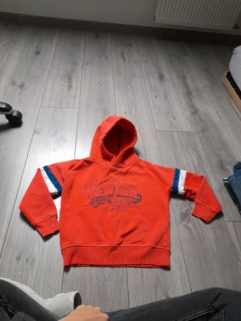 Pull 6 ans tape à l oeil