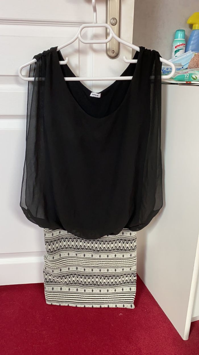 Robe noir et blanche