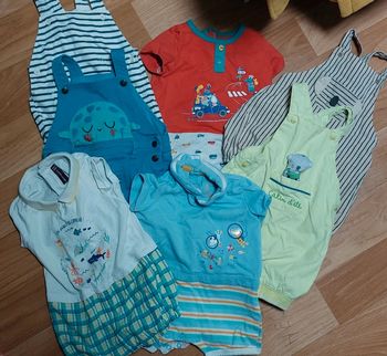 Lot de 7 combishorts taille 6 mois
