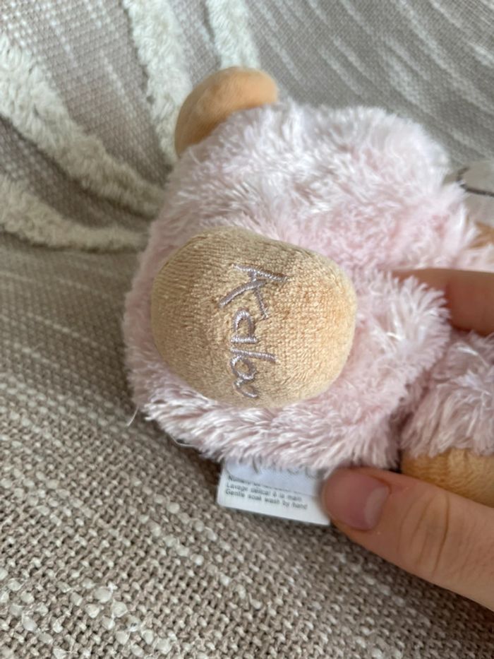 Peluche doudou boule 18cm Kaloo ours beige et rose à poil long très bon état - photo numéro 4
