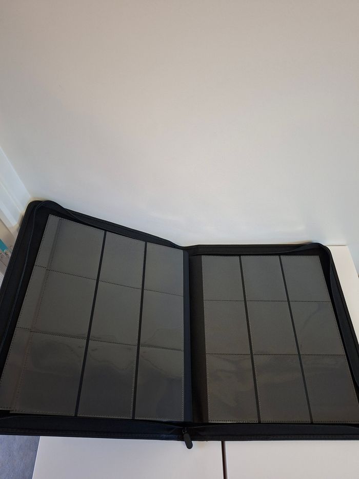 Classeur zip noir de rangement pour 288 cartes sous toploaders Pokémon ⬛️ - photo numéro 3