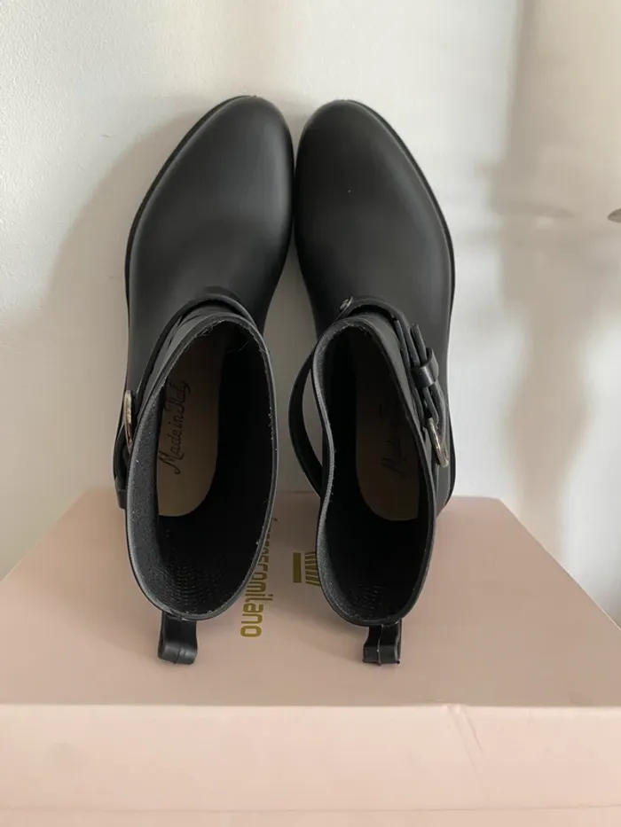 Bottines de pluie chics en caoutchouc - photo numéro 10