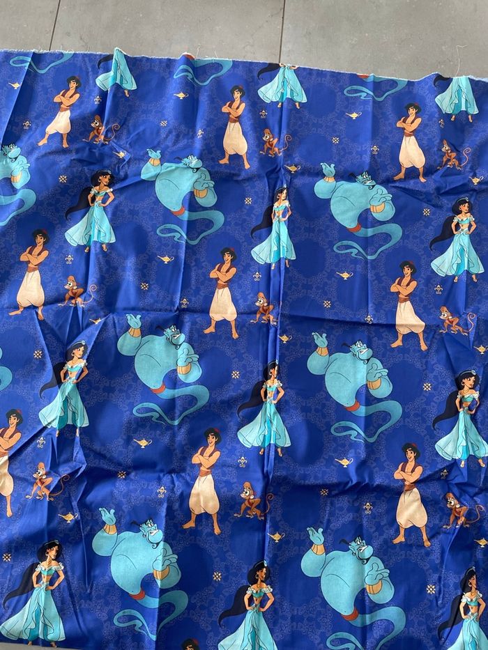 Tissu couture Disney Aladdin Jasmine le génie - photo numéro 2