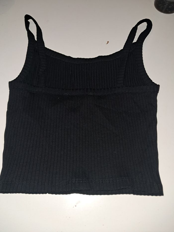 Top court par lot noir et blanc - photo numéro 2