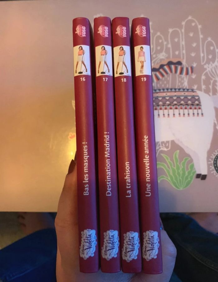 Violetta tomes 16 à 19 - Offre 2+1 - photo numéro 2