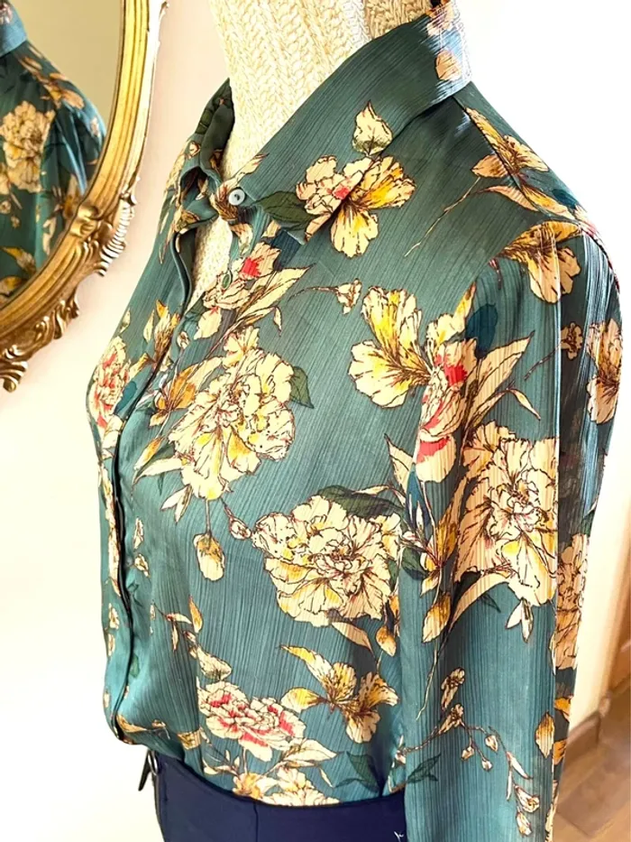 Sublime blouse chemise manche longue à boutonnage fluide motif floral Zara - photo numéro 6