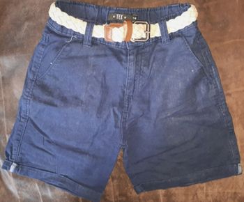 Short avec sa ceinture 7-8 ans