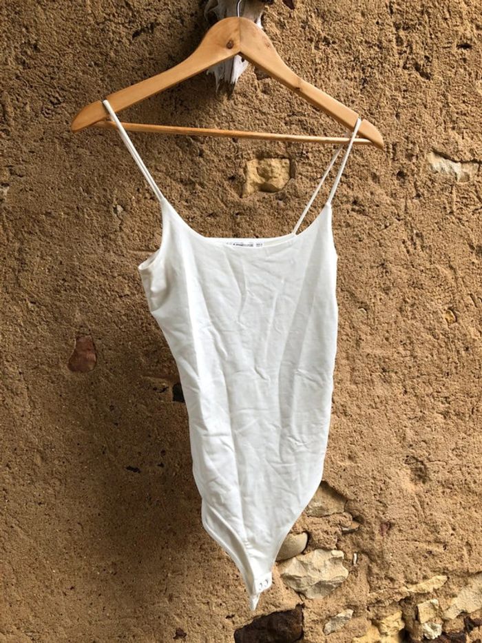 Body blanc à bretelles fines