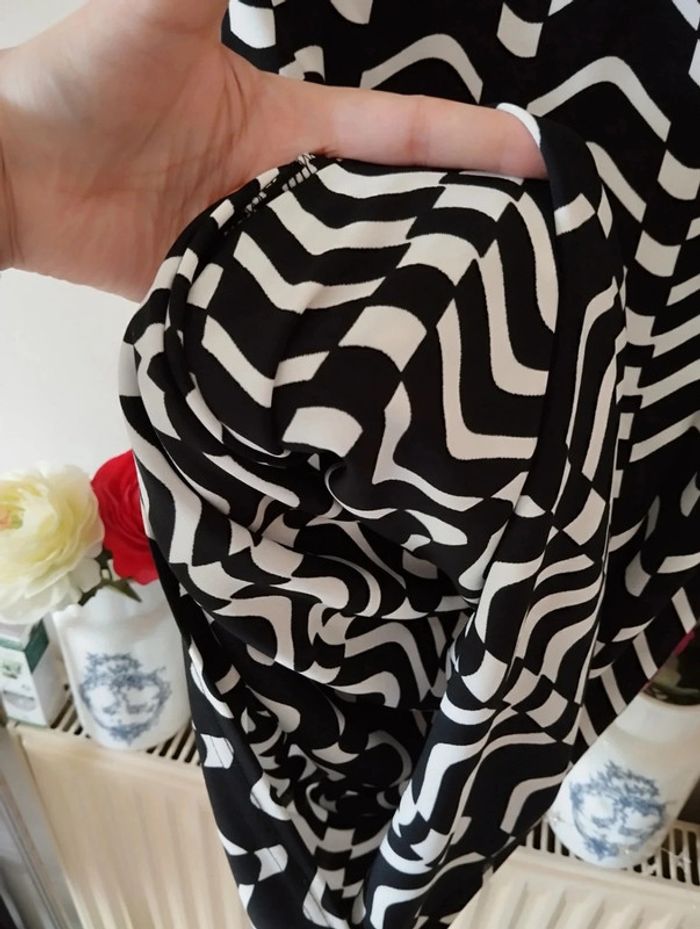 🌿Robe Légère Graphique Près du Corps 123 Taille 36🌿 - photo numéro 16