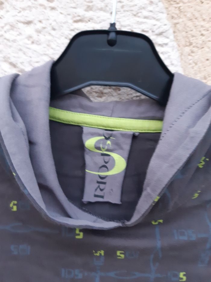 TEE-SHIRT A CAPUCHE - photo numéro 3