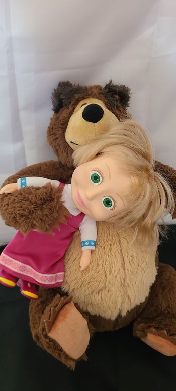 POUPEE MASHA + PELUCHE MICHKA