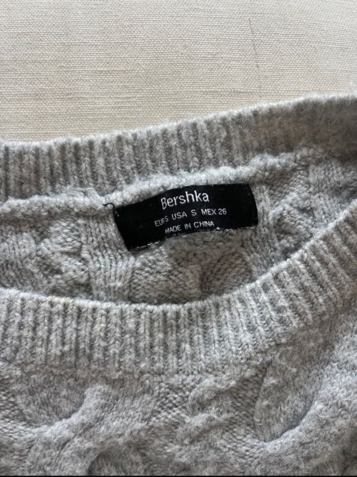 Pull torsadé gris bershka - photo numéro 4